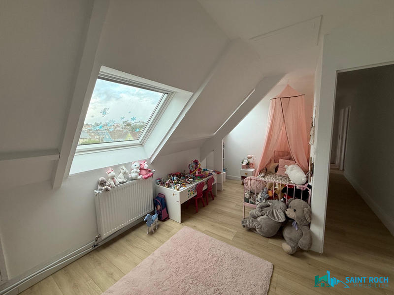 Maison - 177 m² - 7 pièces