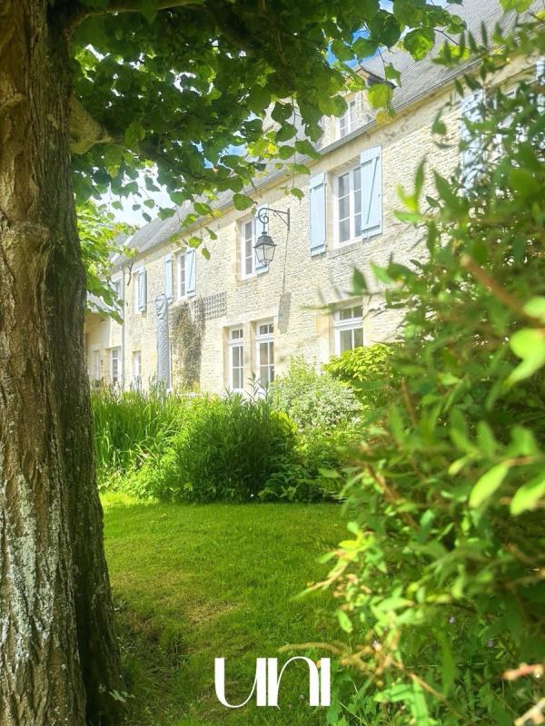 Propriété - 285 m² - 9 pièces