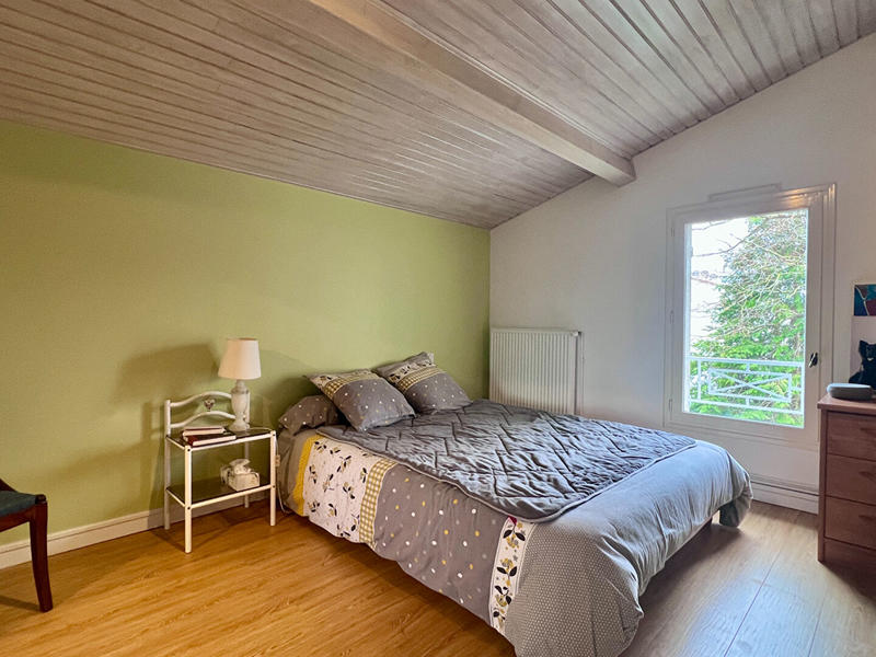 Maison - 210 m² - 6 pièces