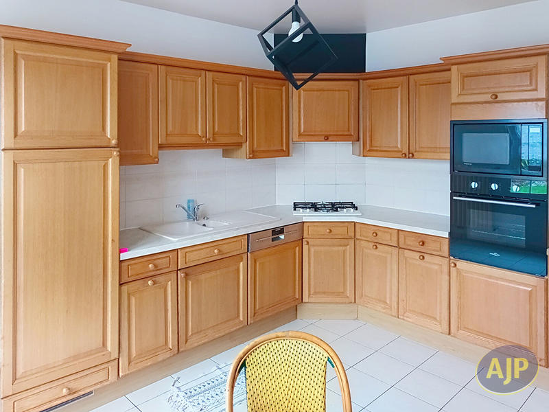 Maison - 142 m² - 6 pièces