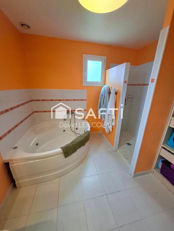 Maison - 383 m² - 22 pièces