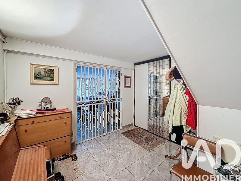 Maison - 239 m² - 9 pièces