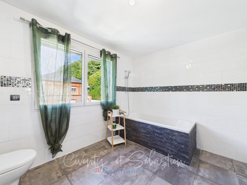 Maison - 122 m² - 4 pièces