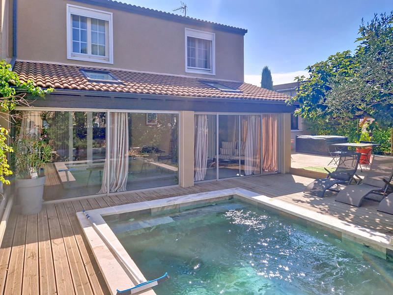 Maison - 140 m² - 5 pièces