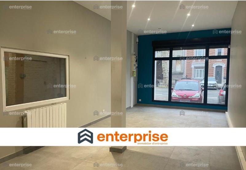 Local d'activité / Entrepôt - 316 m²