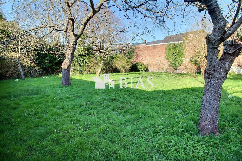 Maison - 256 m² - 12 pièces