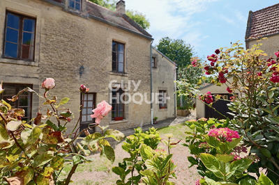 Maison - 236 m² - 10 pièces