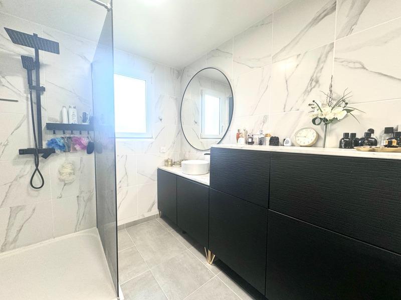 Maison - 101 m² - 6 pièces