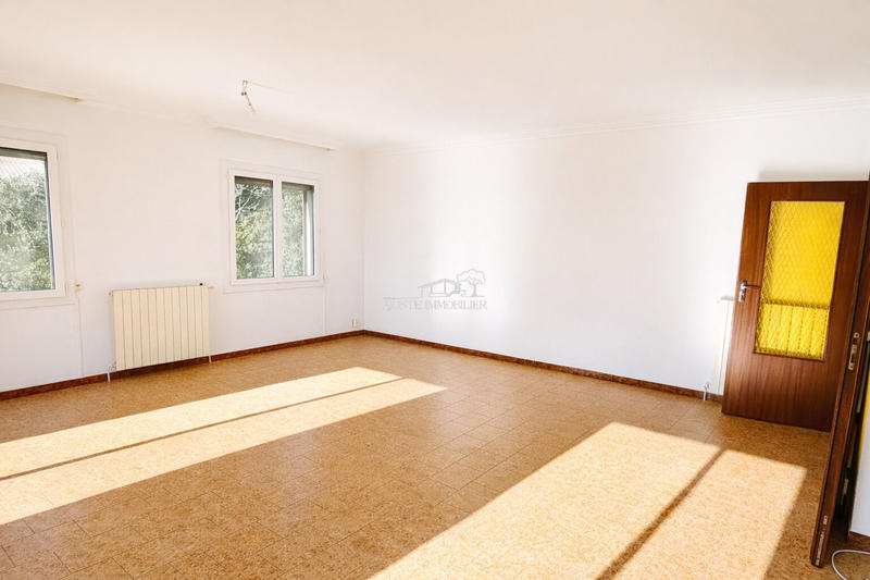 Maison - 260 m² - 6 pièces