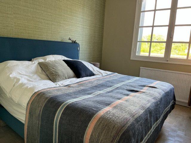 Maison traditionnelle - 275 m² - 8 pièces