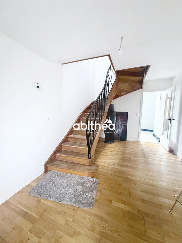 Maison - 150 m² - 5 pièces