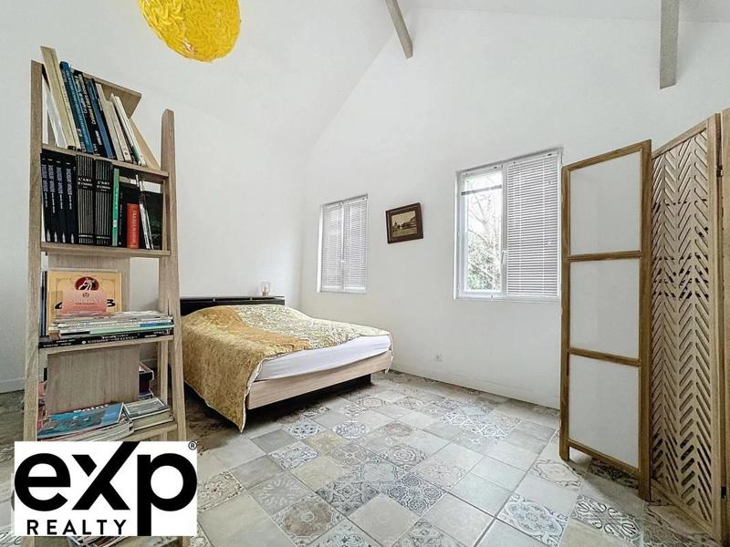 Propriété - 240 m² - 8 pièces