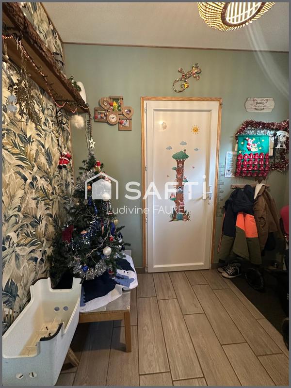 Maison - 95 m² - 5 pièces