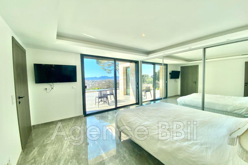 Villa - 372 m² - 8 pièces