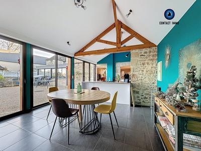 Maison - 279 m² - 9 pièces