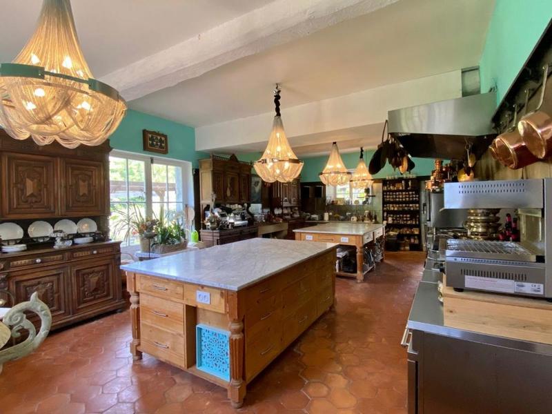 Château - 880 m² - 25 pièces