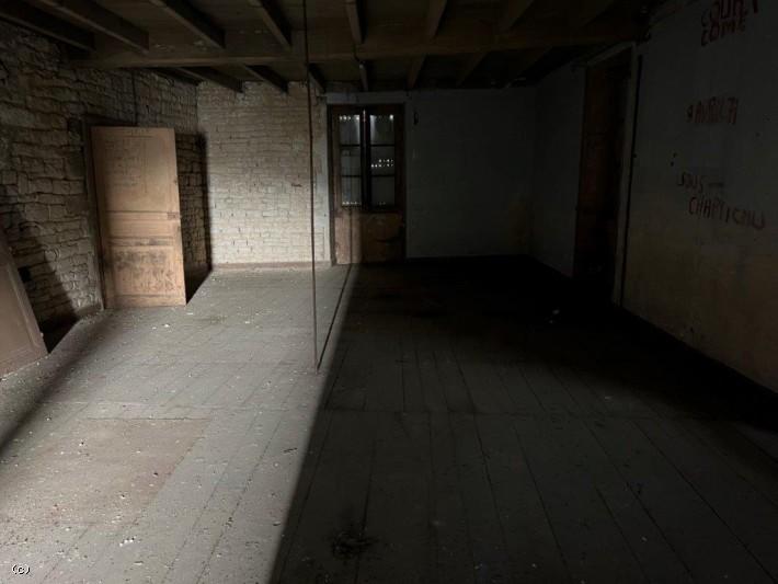 Maison - 250 m² - 10 pièces