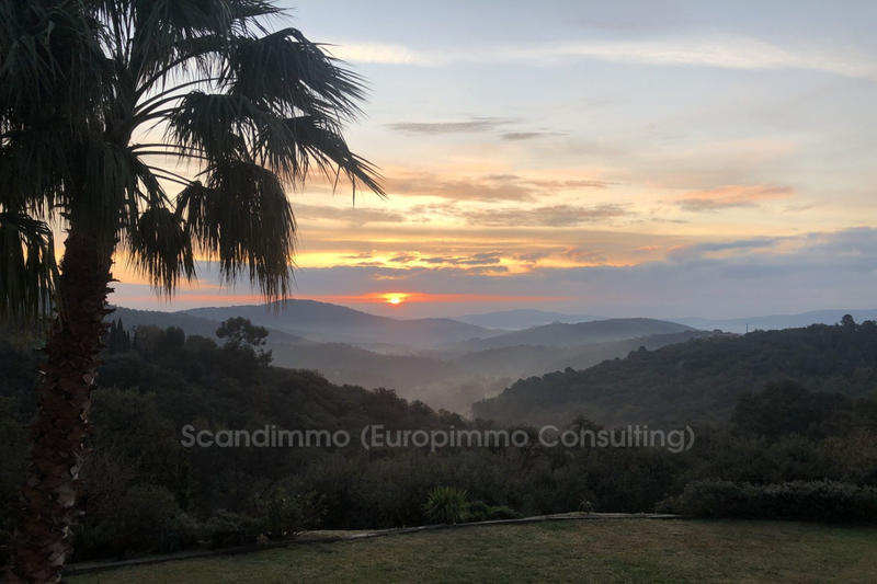 Maison - 180 m² - 5 pièces