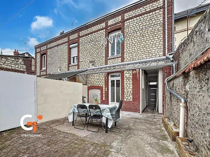 Maison - 94 m² - 5 pièces