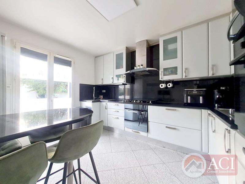 Maison - 140 m² - 7 pièces