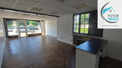 Local commercial - 80 m² - 3 pièces