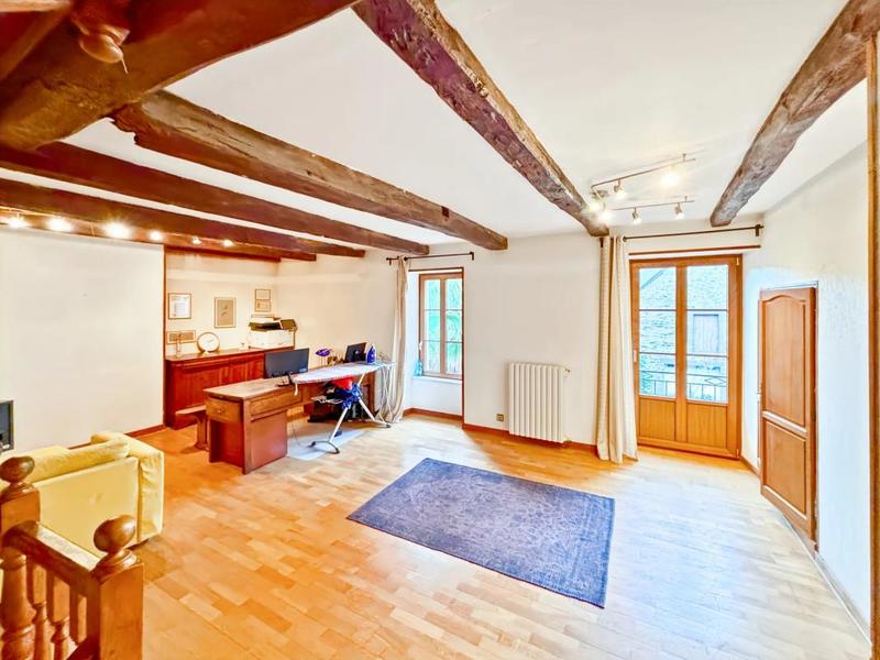 Maison - 240 m² - 5 pièces
