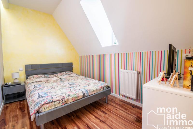 Maison - 240 m² - 10 pièces