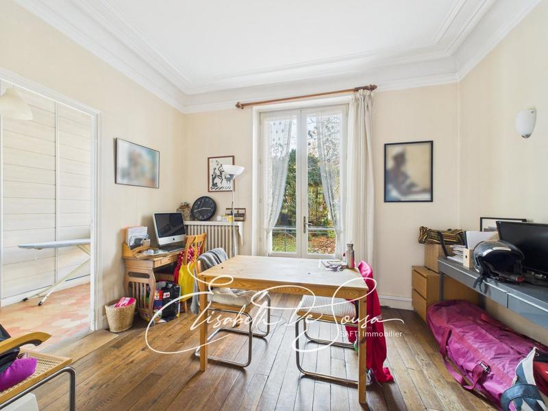 Maison de maîtres - 200 m² - 9 pièces