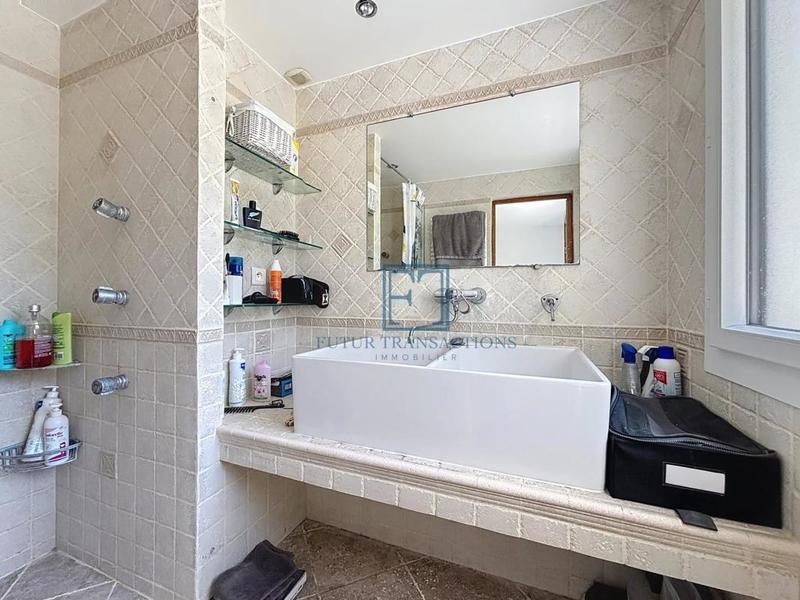 Maison - 164 m² - 8 pièces