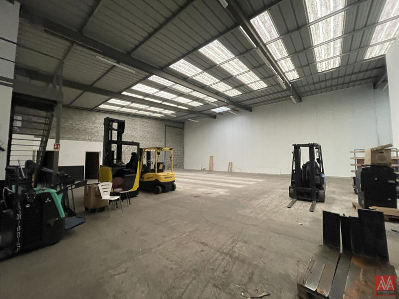 Local commercial - 890 m²