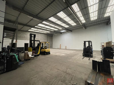 Local commercial - 890 m²