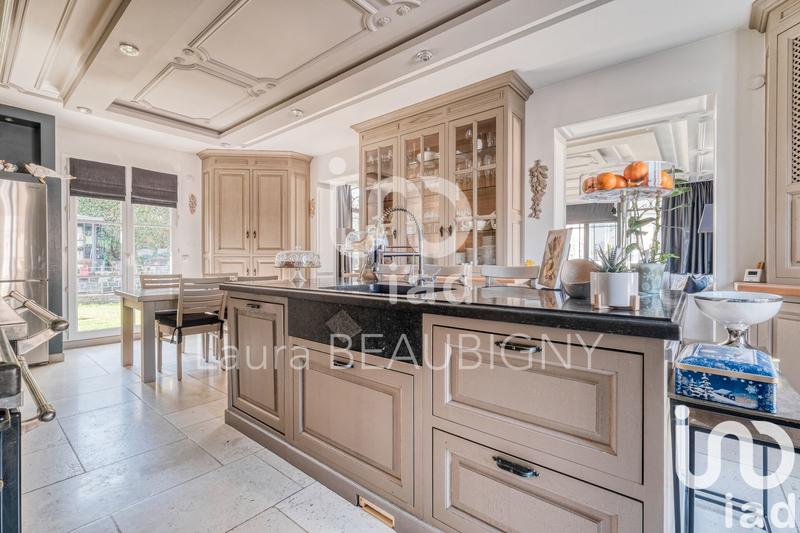 Maison - 524 m² - 12 pièces