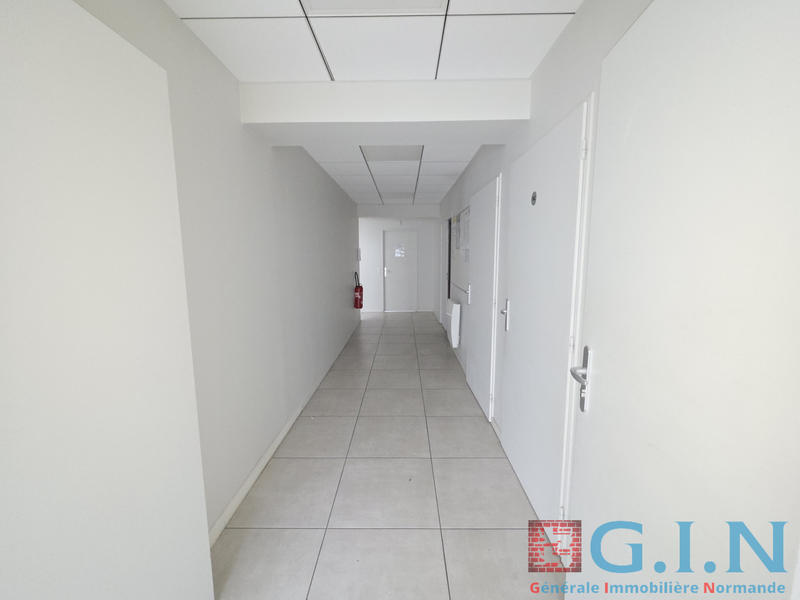 Local commercial - 548 m² - 20 pièces