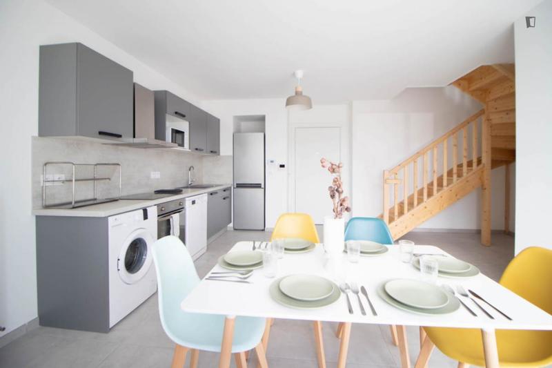 Chambre - 11 m² - 5 pièces