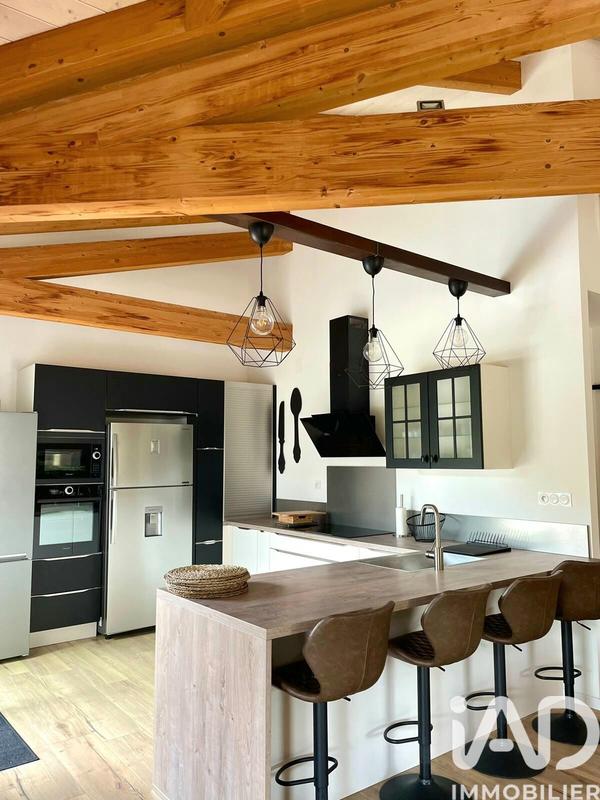 Maison - 295 m² - 11 pièces