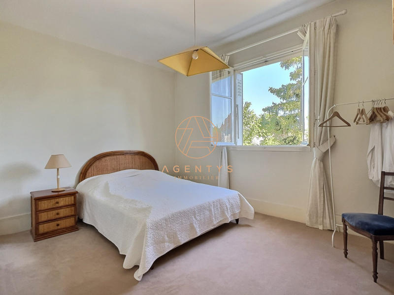 Maison - 249 m² - 10 pièces