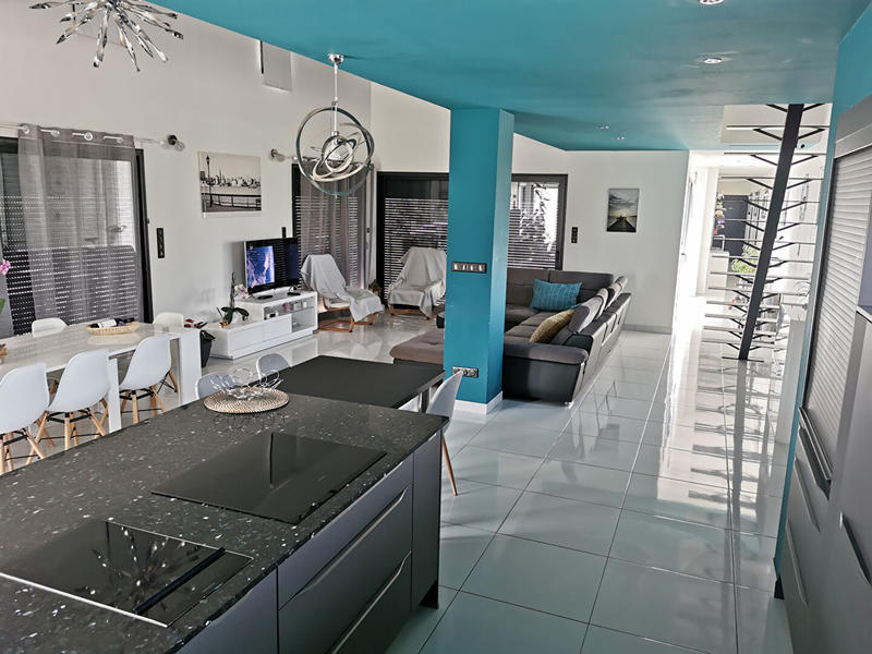 Maison - 180 m² - 5 pièces