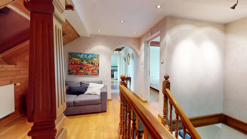 Maison - 226 m² - 7 pièces