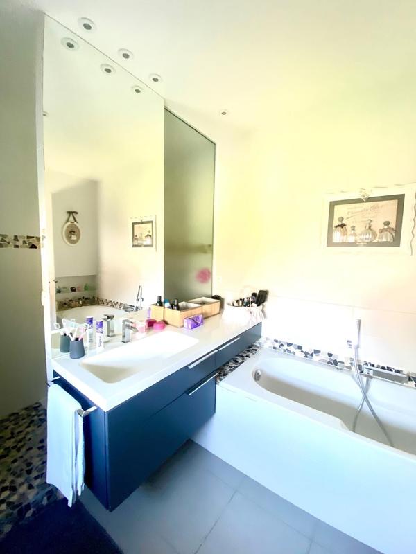 Maison de ville - 260 m² - 8 pièces