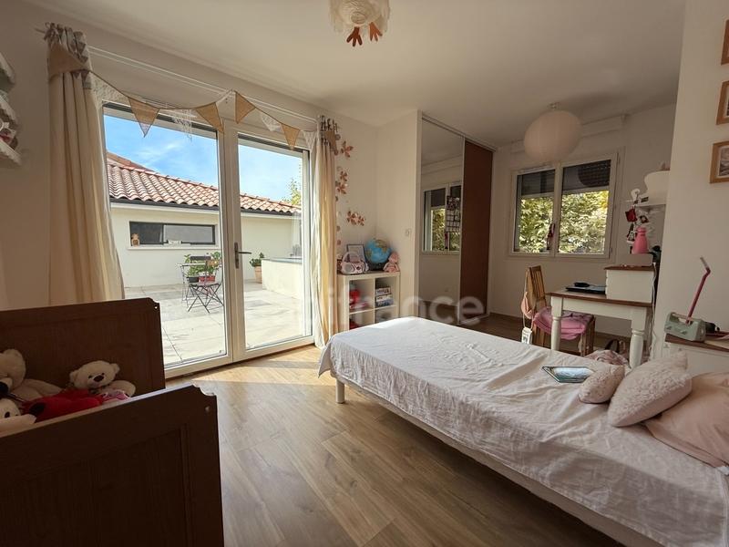 Maison - 204 m² - 7 pièces