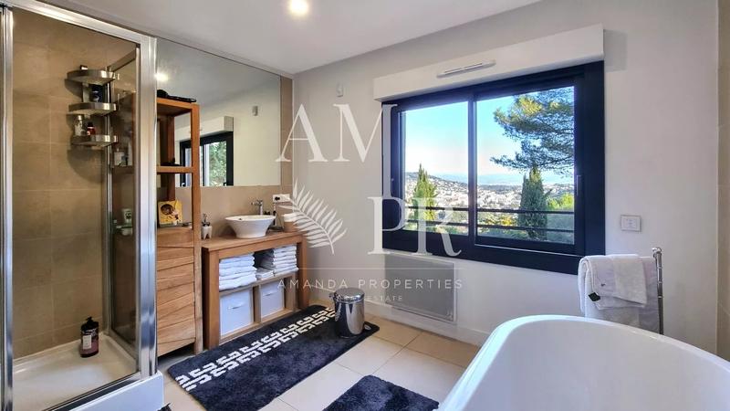 Villa - 380 m² - 8 pièces