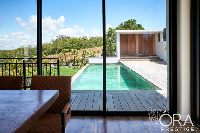 Maison contemporaine - 217 m² - 7 pièces