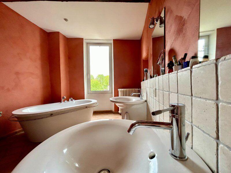 Maison - 280 m² - 8 pièces