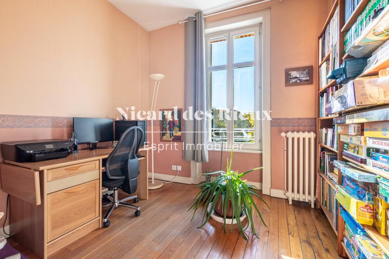 Maison - 180 m² - 8 pièces