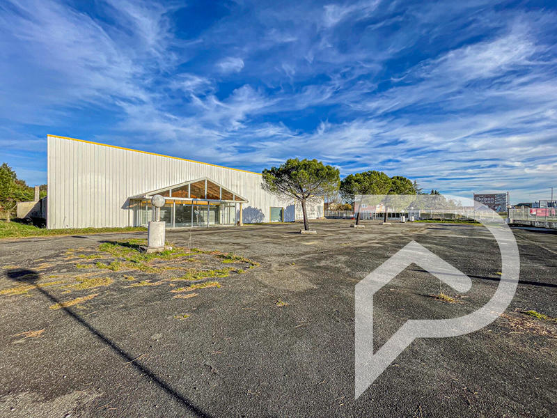 Local commercial - 3 000 m²