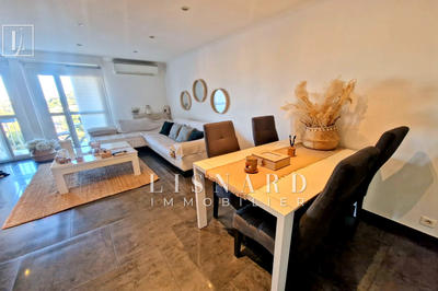 Appartement - 80 m² - 4 pièces