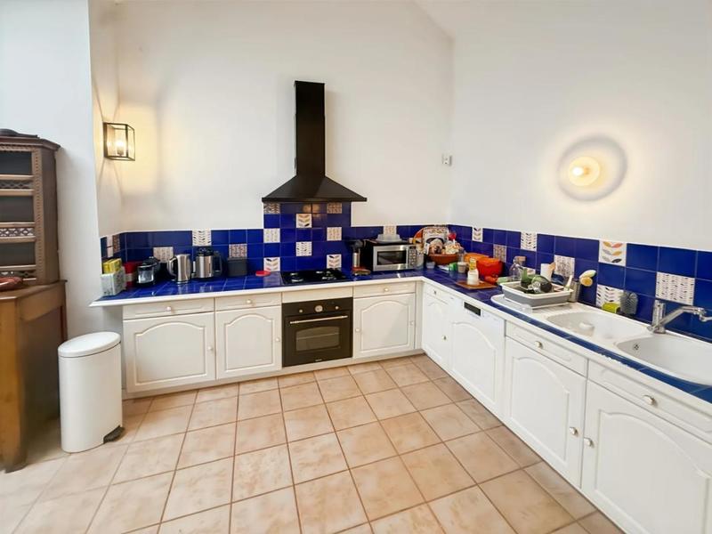 Maison - 240 m² - 9 pièces