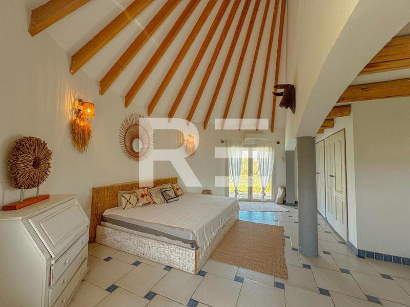 Maison - 165 m² - 9 pièces