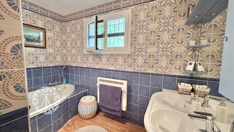 Villa - 225 m² - 7 pièces