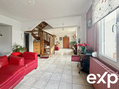 Maison traditionnelle - 138 m² - 9 pièces